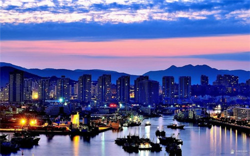 崇义县开个中式快餐加盟店大概需要多少钱，加盟赛味轩香辣锅在崇义县开店能盈利吗