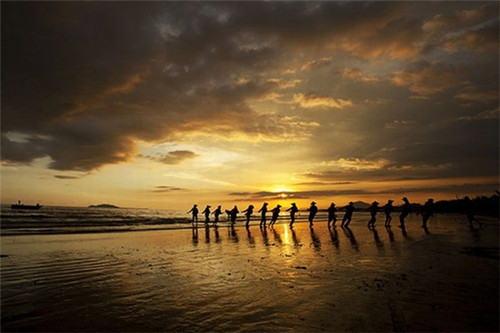 射手男与水瓶座配吗（射手男和水瓶男配吗）